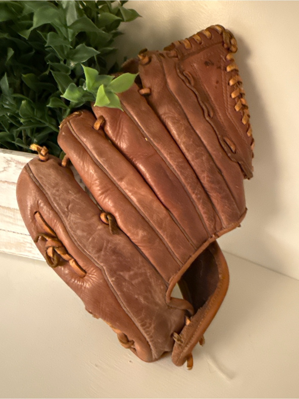 Vintage Zayre Leather Baseball Glove 5197 Form Pocket Pro Model Rawhide Lacing